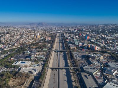 Instalación de celdas solares en Tijuana, México - Energía solar fotovoltaica